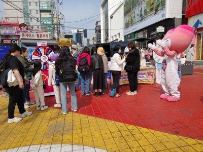 [캠페인] 에이즈 바로알기 캠페인 실시_KT&G 상상마당 홍대거리